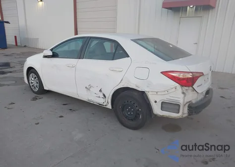 2018 Toyota Corolla Le из США, поврежденный, VIN 5YFBURHE6JP812220